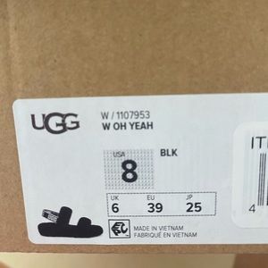 Black UGG oh yeah sandals